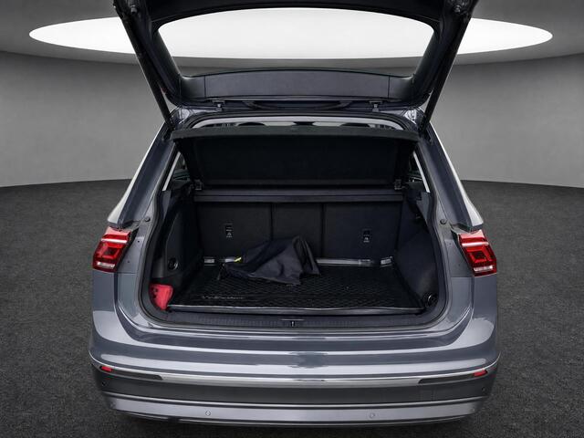 Volkswagen TIGUAN 1.4 TSI 245pk DSG eHybrid Elegance · Camera · Panoramadak · Wegklapbare Trekhaak · Apple/Android Car Play · 18'' Inch ·