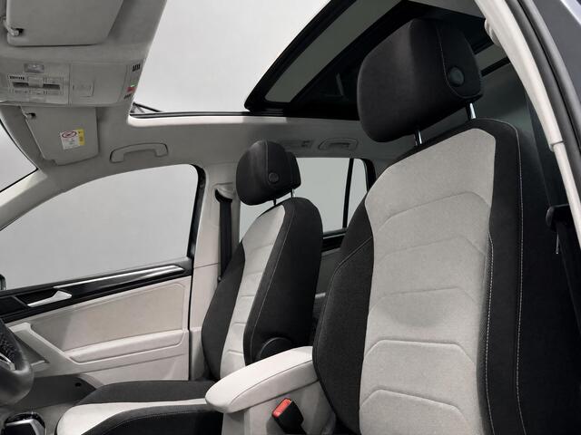Volkswagen TIGUAN 1.4 TSI 245pk DSG eHybrid Elegance · Camera · Panoramadak · Wegklapbare Trekhaak · Apple/Android Car Play · 18'' Inch ·