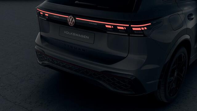Volkswagen TIGUAN R-Line Edition - eHybrid | 'App-Connect' draadloze smartphone integratie | Automatische afstandsregeling (Adaptive Cruise Control) | Diefstalalarm