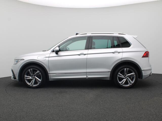 Volkswagen TIGUAN 1.4 TSI eHybrid R-Line Business+ 245PK DSG SOH 85,33%, Panoramadak, Trekhaak, Matrix LED Verlichting, Side Assist, 19" LM Velgen, Achteruitrijcamera, Discover Pro, Elektr. Achterklep