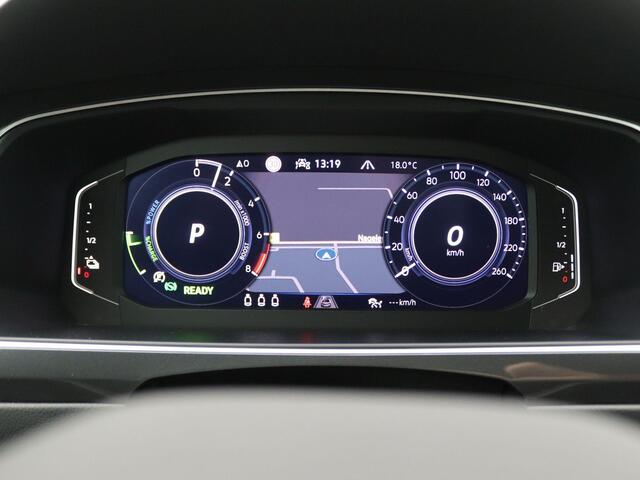 Volkswagen TIGUAN 1.4 TSI eHybrid R-Line Business+ 245PK DSG SOH 85,33%, Panoramadak, Trekhaak, Matrix LED Verlichting, Side Assist, 19" LM Velgen, Achteruitrijcamera, Discover Pro, Elektr. Achterklep