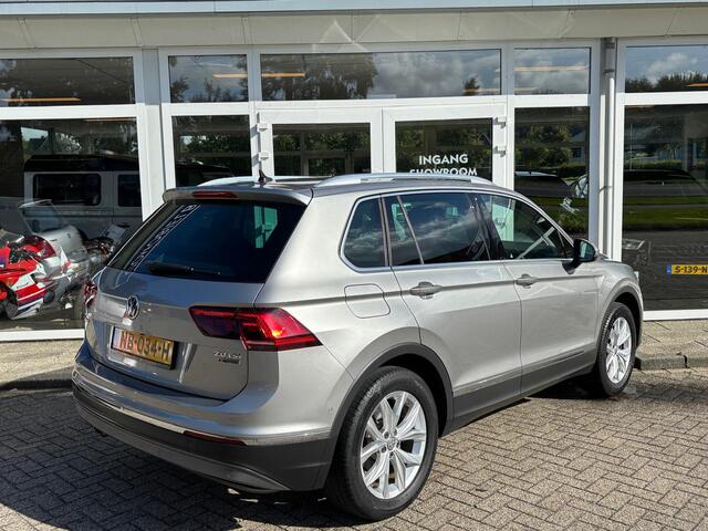 Volkswagen TIGUAN 2.0 180PK TSI 4Motion Highline | Orig. NL | Trekhaak | Digi Dash | Adaptive | NAP |