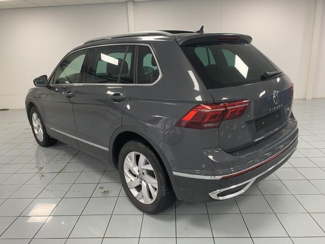 Volkswagen TIGUAN 1.4 TSI eHybrid Business+ | SOH 96,8% | Panoramadak | Camera | Navigatie | Climate Control |