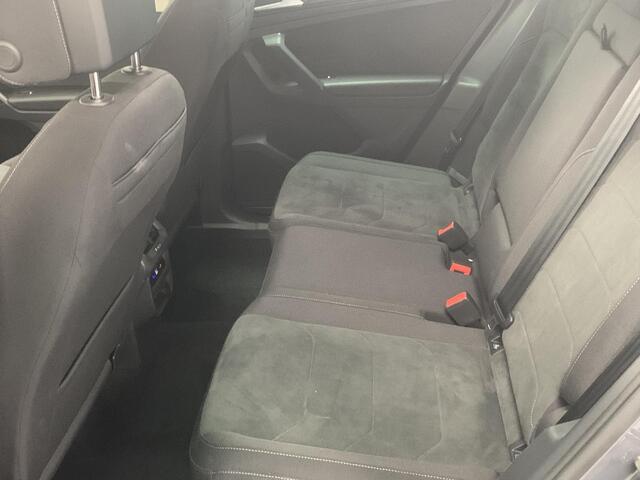 Volkswagen TIGUAN 1.4 TSI eHybrid Business+ | SOH 96,8% | Panoramadak | Camera | Navigatie | Climate Control |