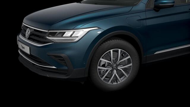 Volkswagen TIGUAN 1.4 TSI eHybrid Life Business 245PK DSG Verwarmbaar Stuurwiel/Voorstoelen, Elektr. Achterklep, Achteruitrijcamera, Panoramaschuif-kanteldak, 17'' Velgen