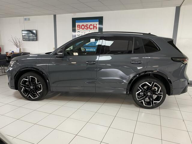 Volkswagen TIGUAN 1.5 eHybrid R-Line Edition 272 PK Pano dak/ trekhaak / headup /stoel verw /koeling/ massage Carplay