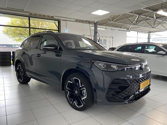 Volkswagen TIGUAN 1.5 eHybrid R-Line Edition 272 PK Pano dak/ trekhaak / headup /stoel verw /koeling/ massage Carplay