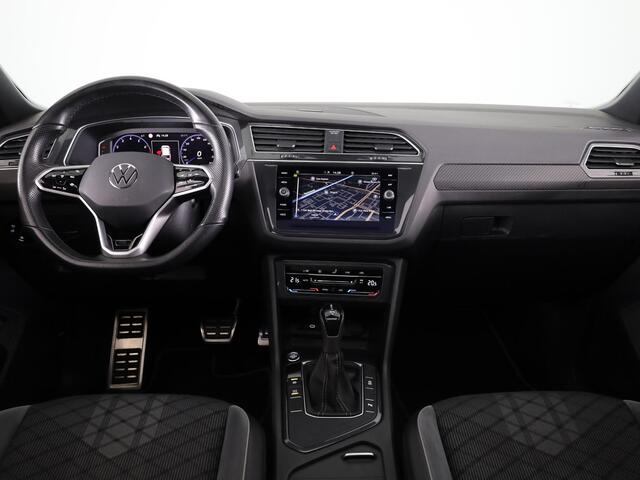 Volkswagen TIGUAN 1.5 TSI R-Line Business+ 150pk Automaat (DSG) | Navigatie | Panoramadak | Trekhaak (Zwenkbaar) | Parkeersensoren (Park assist) | Achteruitrijcamera | Achterklep Electrise | Black optie pakket |
