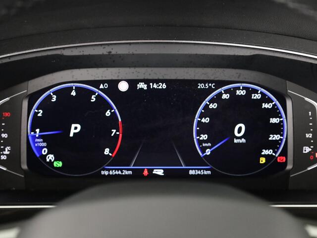 Volkswagen TIGUAN 1.5 TSI R-Line Business+ 150pk Automaat (DSG) | Navigatie | Panoramadak | Trekhaak (Zwenkbaar) | Parkeersensoren (Park assist) | Achteruitrijcamera | Achterklep Electrise | Black optie pakket |