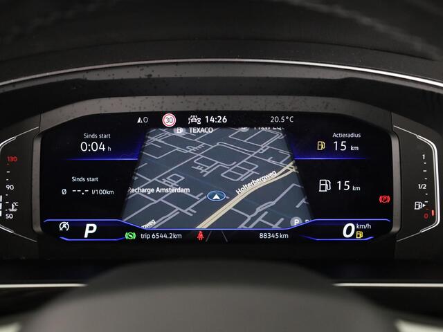 Volkswagen TIGUAN 1.5 TSI R-Line Business+ 150pk Automaat (DSG) | Navigatie | Panoramadak | Trekhaak (Zwenkbaar) | Parkeersensoren (Park assist) | Achteruitrijcamera | Achterklep Electrise | Black optie pakket |