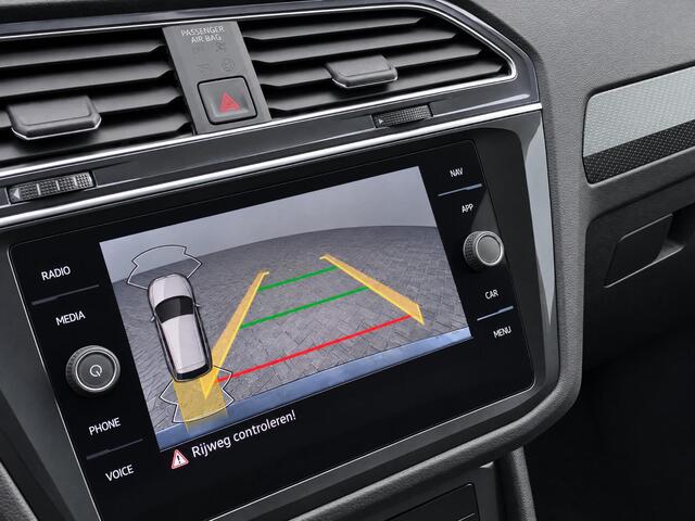 Volkswagen TIGUAN 1.4TSIeHybrid 180kW/245PK R-Line Business+ · Navigatie · Apple/Android Car Play · Camera + Parkeersensoren