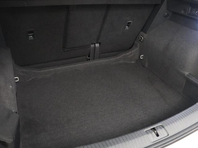 Volkswagen TIGUAN 1.5 TSI R-Line Business+ | R-line | Panoramadak | Leder | Trekhaak | Adaptive cruise | Head-up | 360 camera | Park assist | Carplay | Sfeerverlichting | Climate control | Elektrische achterklep