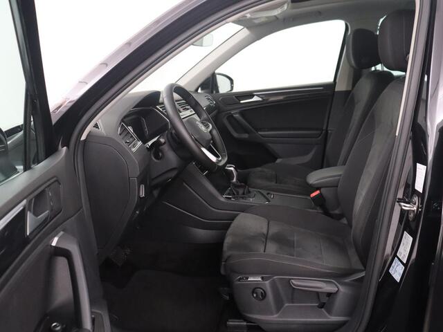 Volkswagen TIGUAN 1.5 TSI Elegance | Panoramadak | Adaptive cruise | Stuur/stoel verwarming | Stoelmassage | Camera | Park assist | Sfeerverlichting | Full LED | Elektrische achterklep