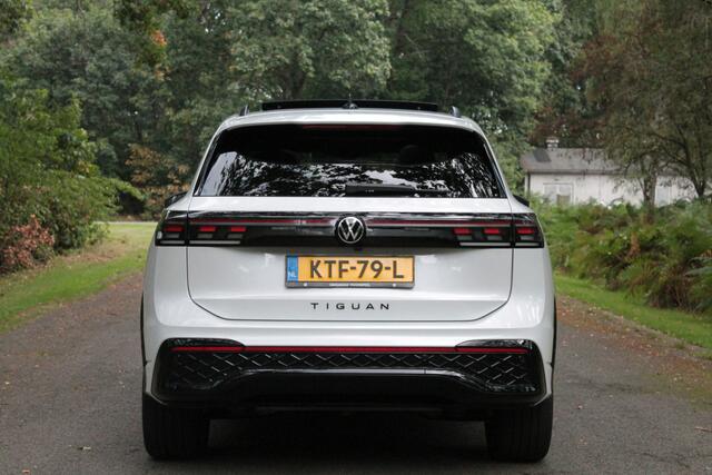 Volkswagen TIGUAN 1.5 eHybrid R-Line Business | IQ | Pano | Trekhaak | 360° cam | Elek. klep
