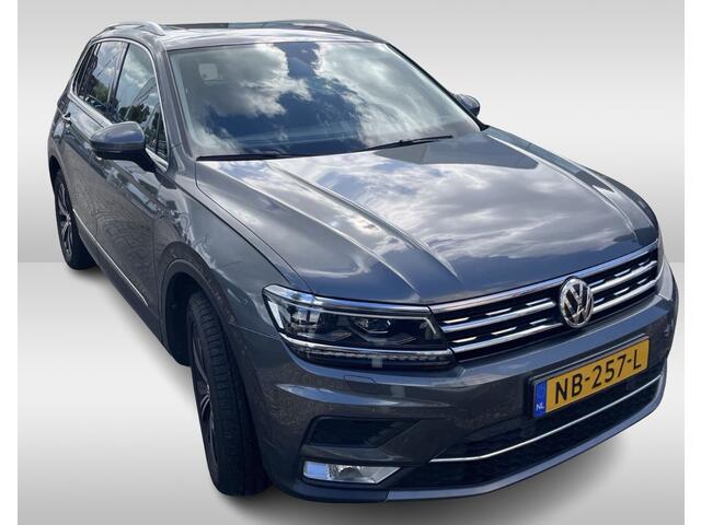 Volkswagen TIGUAN 2.0 TSI 4Motion Highline / 1e Eign. / NL Auto / Trekhaak / Panoramadak / Keyless / CarPlay / 18'' / Virtual Cockpit / Massage / Stoelverwarming / ACC