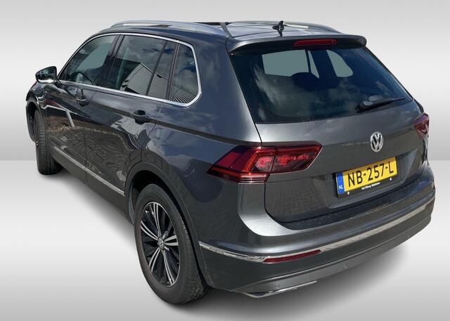 Volkswagen TIGUAN 2.0 TSI 4Motion Highline / 1e Eign. / NL Auto / Trekhaak / Panoramadak / Keyless / CarPlay / 18'' / Virtual Cockpit / Massage / Stoelverwarming / ACC