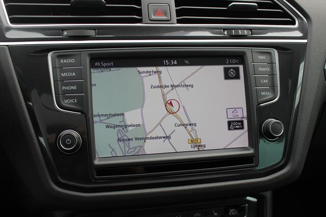 Volkswagen TIGUAN 2.0 TSI 4Motion Highline / 1e Eign. / NL Auto / Trekhaak / Panoramadak / Keyless / CarPlay / 18'' / Virtual Cockpit / Massage / Stoelverwarming / ACC