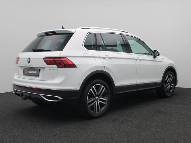 Volkswagen TIGUAN 1.4 TSI eHybrid Elegance 245PK DSG Trekhaak, Head-Up Display, Elektr. Achterklep, Matrix LED Verlichting, 18" LM Velgen, Keyless, Side Assist, Ergo Comfort Stoelen