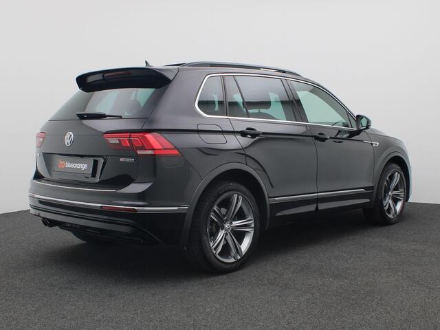 Volkswagen TIGUAN 1.4 TSI 4Motion Highline R-line 150PK DSG Panoramadak, Achteruitrijcamera, 19" LM Velgen, Stoelverwarming, Discover Pro Navi, Virtual Cockpit,