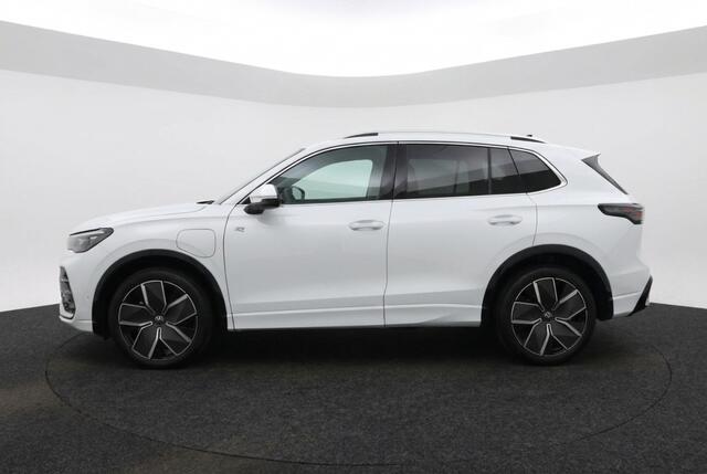 Volkswagen TIGUAN 1.5 TSI eHybrid PHEV R-Line Pano l Blindspot l IQ Lights l