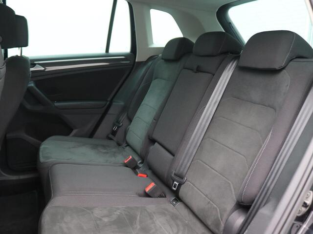 Volkswagen TIGUAN 1.4 TSI eHybrid Elegance 245PK DSG SOH 90,93%, Trekhaak, Achteruitrijcamera, Stoel-stuurverwarming, 18" LM Velgen, Elektr. Achterklep