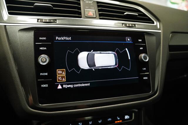Volkswagen TIGUAN 1.4 TSI ACT R-Line|Trekhaak|Virtual|LED|Stoelverwarming|Navi