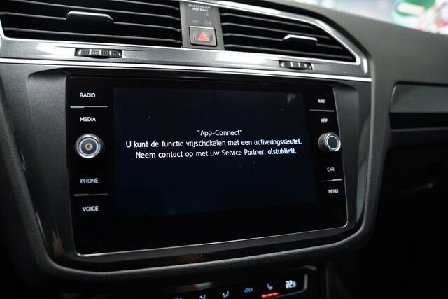 Volkswagen TIGUAN 1.4 TSI ACT R-Line|Trekhaak|Virtual|LED|Stoelverwarming|Navi