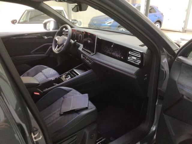 Volkswagen TIGUAN 1.5 eHybrid 204pk DSG R-Line / Panoramadak / Trekhaak / 360 Camera / HD Matrix Led