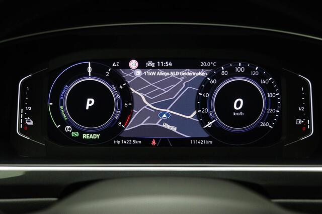 Volkswagen TIGUAN 1.4 TSI eHybrid R-Line Business+ | PANORAMADAK | DAB | DRAADLOZE LADER | CAMERA | TREKHAAK
