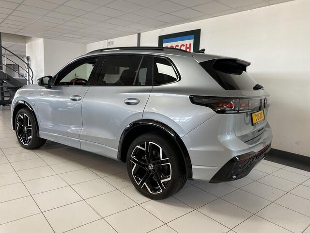 Volkswagen TIGUAN 1.5 eHybrid R-Line Edition 272 PK Black-Style Panoramadak / Headup / Dynamic Light / harman-kardon / Trekhaak/ Leer / Massage stoelen