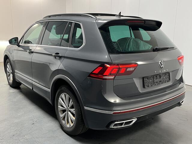 Volkswagen TIGUAN 1.4 TSI eHybrid R-Line / AUTOMAAT/ PANO/ ACC/ PARK.SENSOR.V+A/ CAMERA/ APP-CONNECT/ STUUR+STOELVERWARM./ ELEK.ACHTERKLEP/ DIGITAL DASH/ NAVI/ DAB/ CLIMA/ IQ.LIGHT/ 19'' LMV