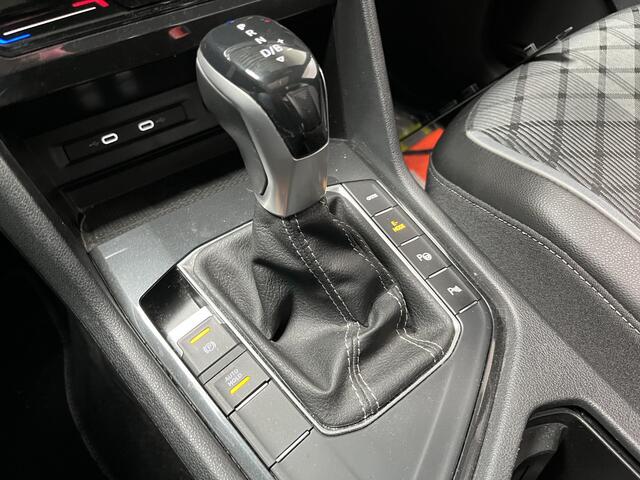 Volkswagen TIGUAN 1.4 TSI eHybrid R-Line / AUTOMAAT/ PANO/ ACC/ PARK.SENSOR.V+A/ CAMERA/ APP-CONNECT/ STUUR+STOELVERWARM./ ELEK.ACHTERKLEP/ DIGITAL DASH/ NAVI/ DAB/ CLIMA/ IQ.LIGHT/ 19'' LMV