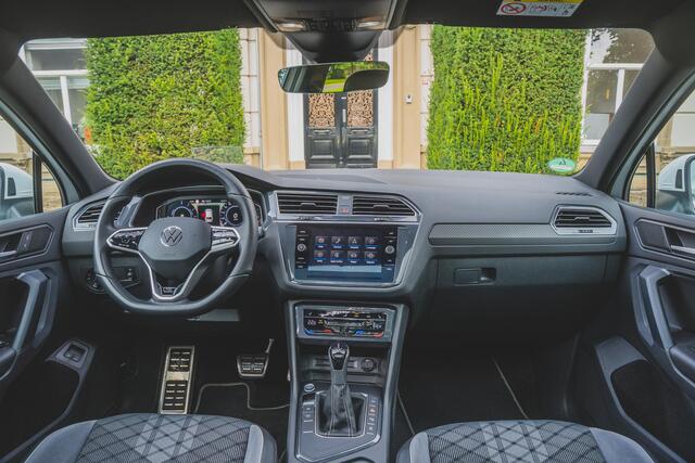 Volkswagen TIGUAN 1.4 TSI eHybrid R-Line Business+ TREKHAAK | PANO | 360 CAM | HUD | 1E EIGN