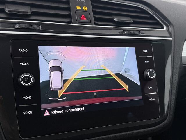 Volkswagen TIGUAN 1.5 TSI ACT Highline | Trekhaak | Stoelverwarming | Navigatie |