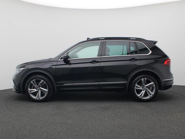 Volkswagen TIGUAN 1.4 TSI eHybrid R-Line Business Panoramadak, Achteruitrijcamera, Side Assist, Keyless, Matrix LED Verlichting, 19" LM Velgen, Elektr. Achterklep, Stoel-Stuurverwarming