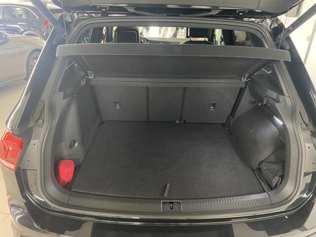Volkswagen TIGUAN 1.4 TSI eHybrid R-Line Business+Black style Panoramadak / Trekhaak /Carplay/ Leer