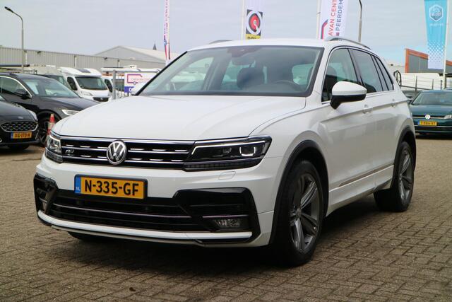 Volkswagen TIGUAN 2.0 TSI 4Motion Highline Business R | Automaat | Trekhaak! | Carplay |