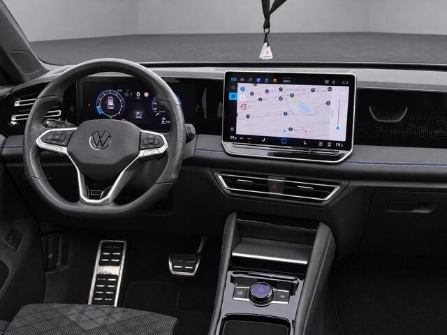 Volkswagen TIGUAN 1.5eTSI/150PK R-Line · Panoramadak · Trekhaak · 360°Camera + Parkeersensoren · Garantie t/m 28-03-2028 of 100000km.