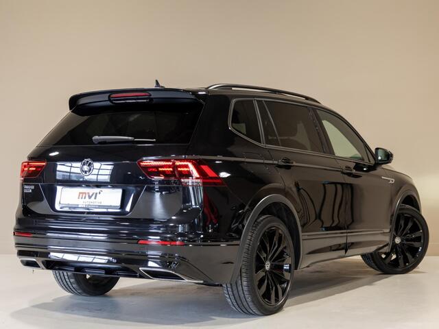 Volkswagen TIGUAN Allspace 1.5 TSI 2x R-Line Blackstyle / 150pk / Panorama dak / Rondomzicht camera / Stoelverwarming / Leder /
