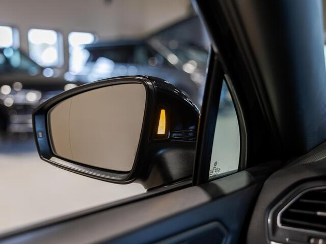 Volkswagen TIGUAN Allspace 1.5 TSI 2x R-Line Blackstyle / 150pk / Panorama dak / Rondomzicht camera / Stoelverwarming / Leder /