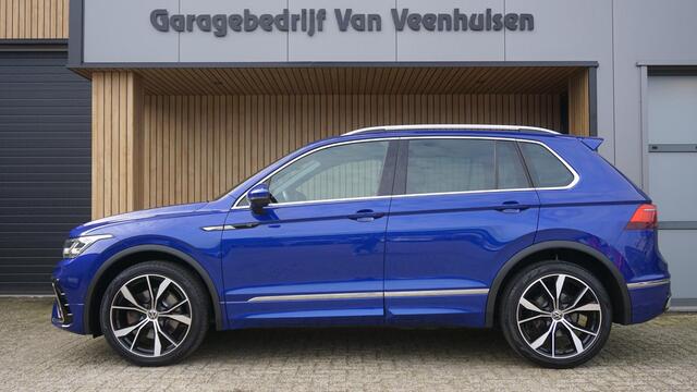Volkswagen TIGUAN 2.0 TSI 190pk 4Motion DSG 3-R-Line Pano.Dak Elek.Trekhaak 20inch LM 360-View *Lapiz Blue Metallic* IQ Light 67320km!