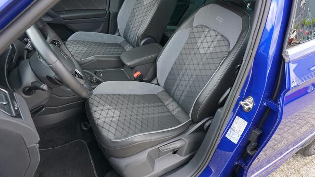 Volkswagen TIGUAN 2.0 TSI 190pk 4Motion DSG 3-R-Line Pano.Dak Elek.Trekhaak 20inch LM 360-View *Lapiz Blue Metallic* IQ Light 67320km!