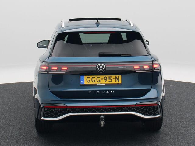 Volkswagen TIGUAN 1.5 eTSi R-Line Business 150 Pk | Trekhaak | Carplay | Sportstoelen | Panoramadak | Stoel Verwarming | 20 Inch