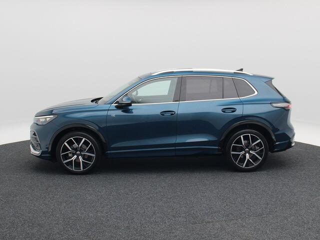 Volkswagen TIGUAN 1.5 eTSi R-Line Business 150 Pk | Trekhaak | Carplay | Sportstoelen | Panoramadak | Stoel Verwarming | 20 Inch