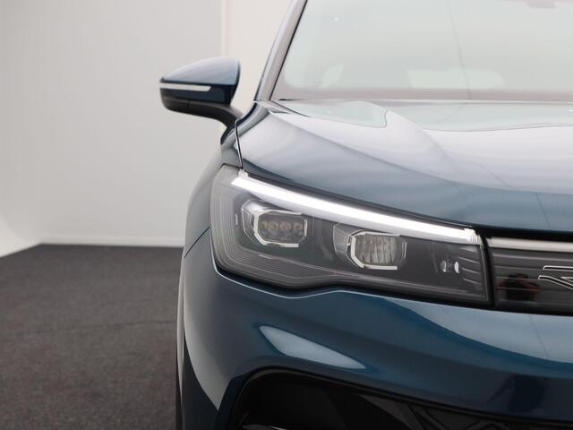 Volkswagen TIGUAN 1.5 eTSi R-Line Business 150 Pk | Trekhaak | Carplay | Sportstoelen | Panoramadak | Stoel Verwarming | 20 Inch