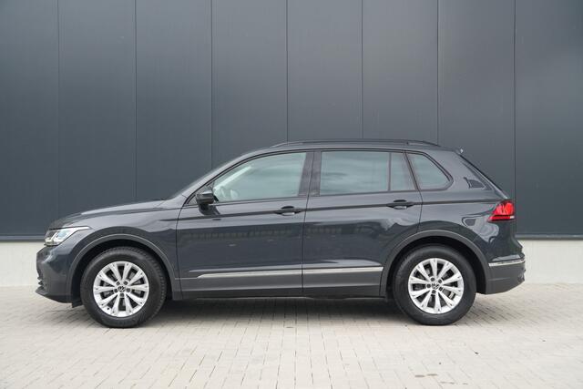 Volkswagen TIGUAN 1.5 TSI Elegance 150pk - Trekhaak - Stoel/Stuurverwarming - Keyless - Massage - ACC - IQ LED - Rijklaar