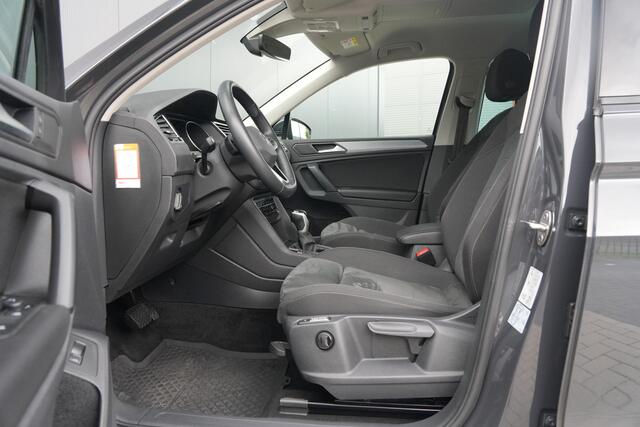 Volkswagen TIGUAN 1.5 TSI Elegance 150pk - Trekhaak - Stoel/Stuurverwarming - Keyless - Massage - ACC - IQ LED - Rijklaar