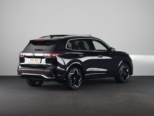 Volkswagen TIGUAN 1.5 eHybrid R-Line Edition 204 pk Automaat (DSG) | Verlengde garantie | Navigatie | Panoramadak | Parkeersensoren (Park assist) | Achteruitrijcamera | Stoelverwarming v/a | R-Line |