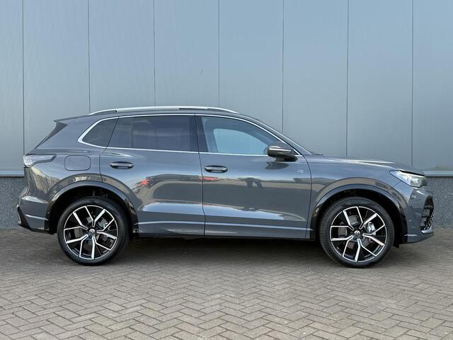 Volkswagen TIGUAN 1.5 eHybrid R-Line Edition PANO | TREKHAAK | DCC