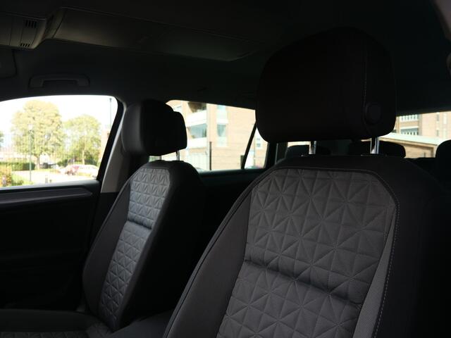 Volkswagen TIGUAN 1.5 TSI Elegance 150 Pk Automaat Navi / DAB / Camera